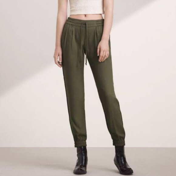 Aritzia green ion pants - Picture 1 of 4